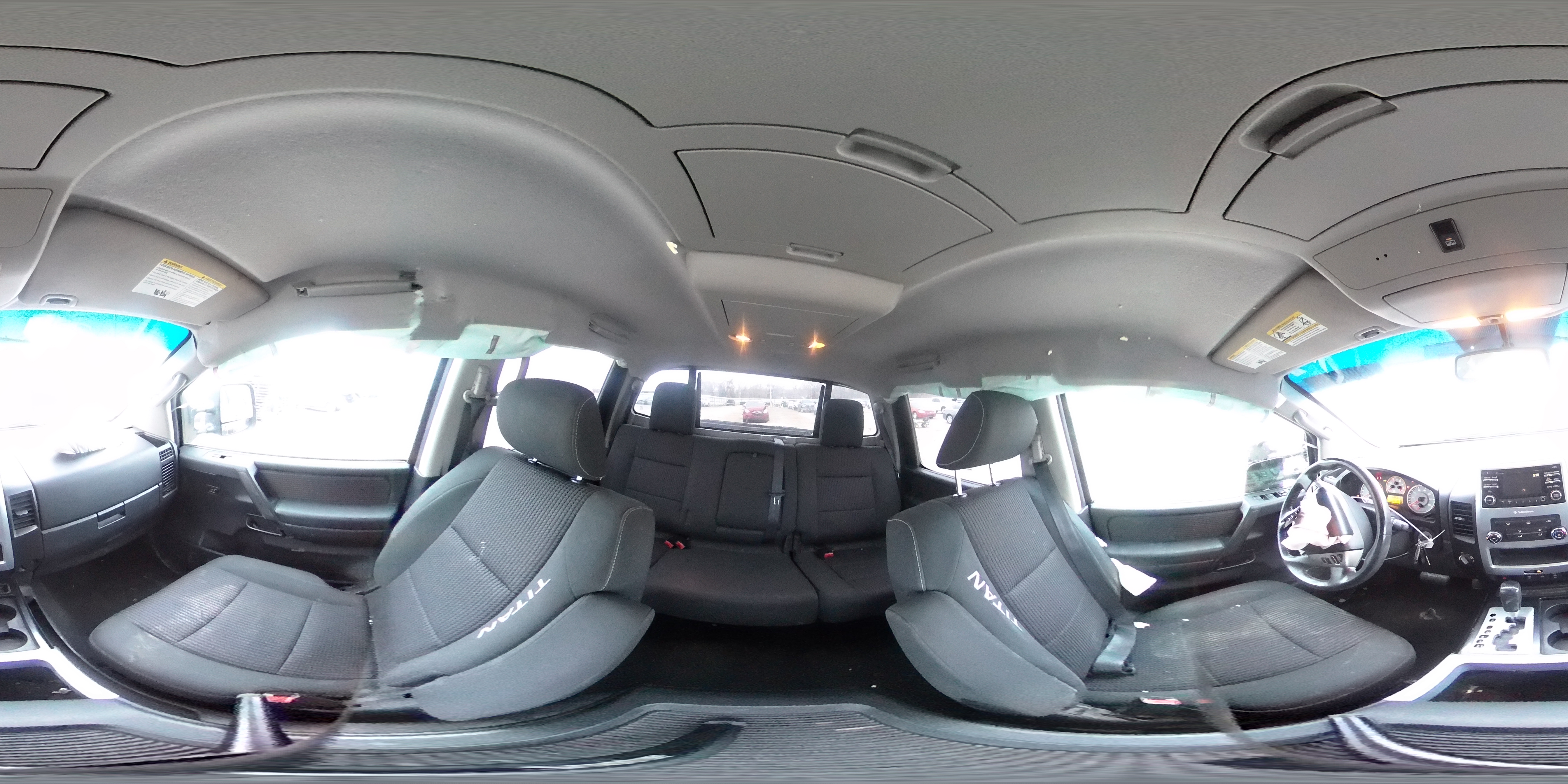 2014 Nissan Titan - Image 13