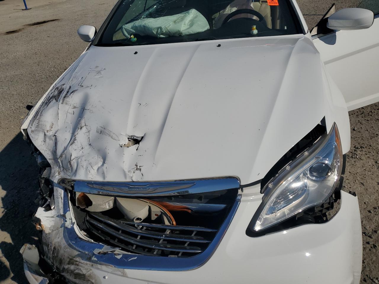 2012 Chrysler 200 - Image 12