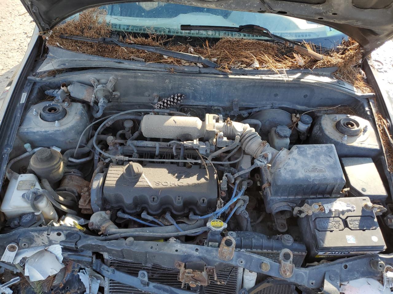 2002 Hyundai Accent - Image 12