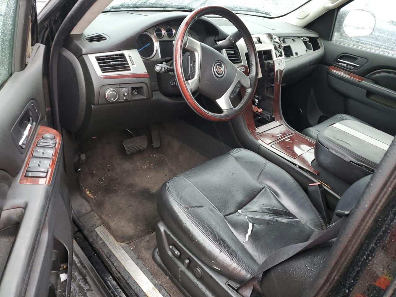 2011 Cadillac Escalade - Image 8