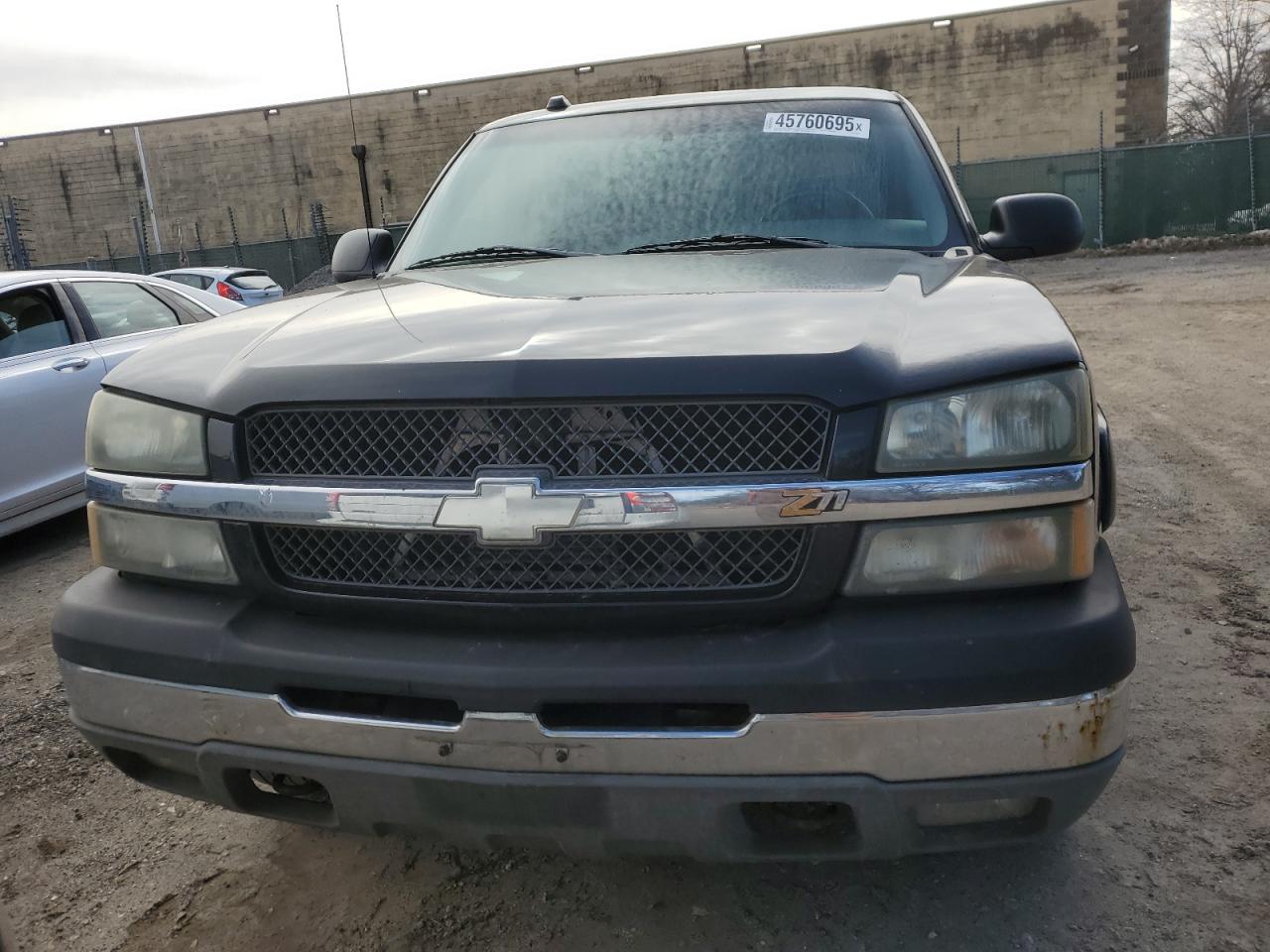 2004 Chevrolet Silverado - Image 5