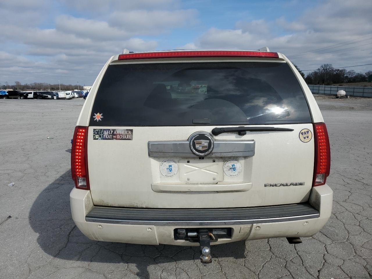 2008 Cadillac Escalade - Image 6