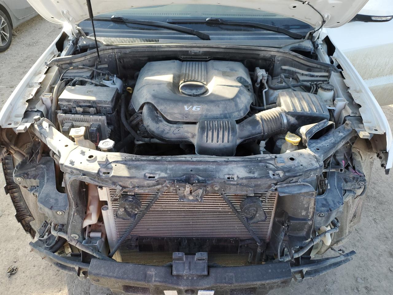 2015 Jeep Grand Cherokee - Image 12