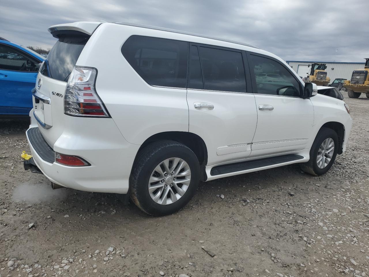 2017 Lexus GX - Image 3