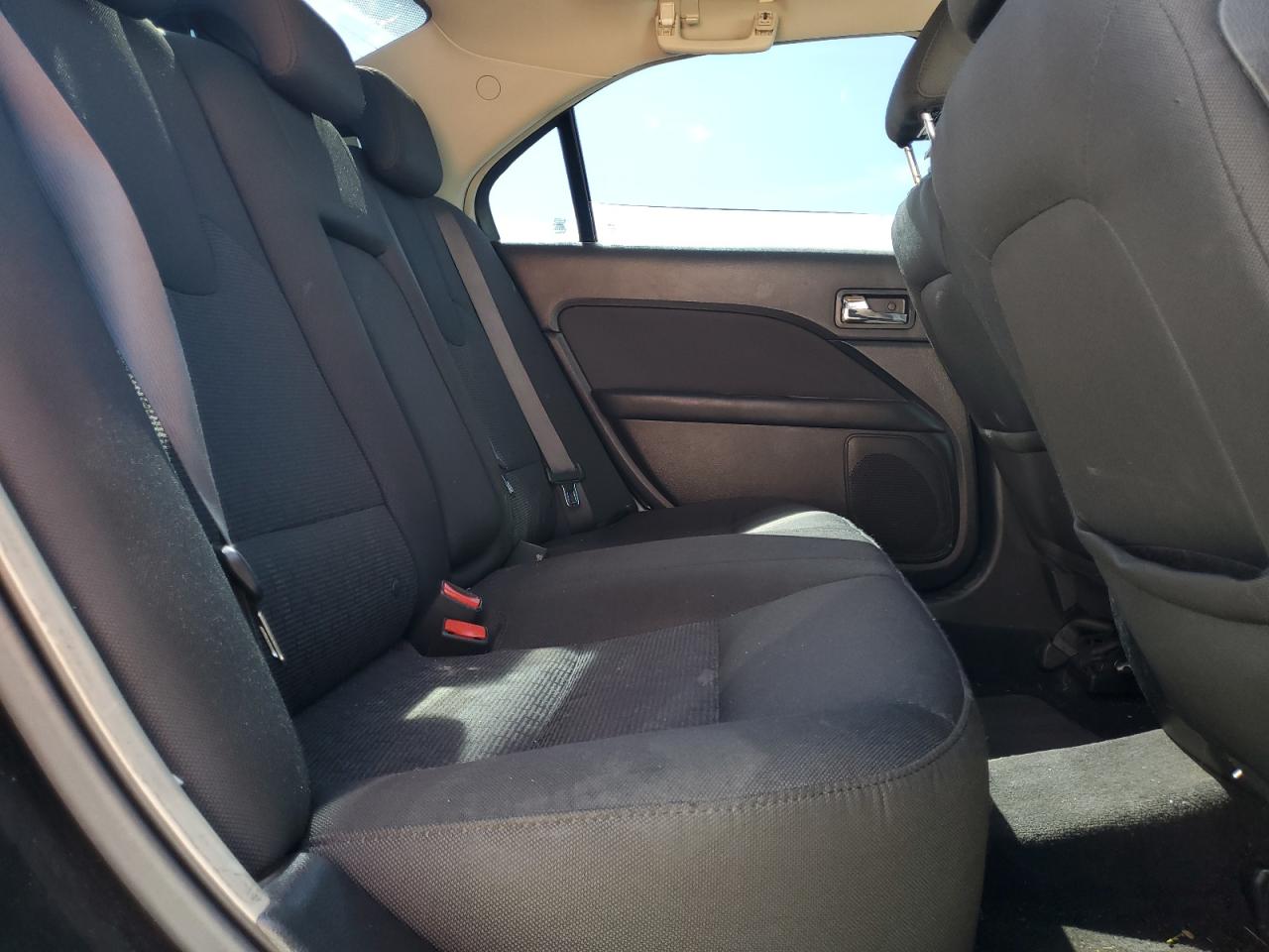 2010 Ford Fusion - Image 10
