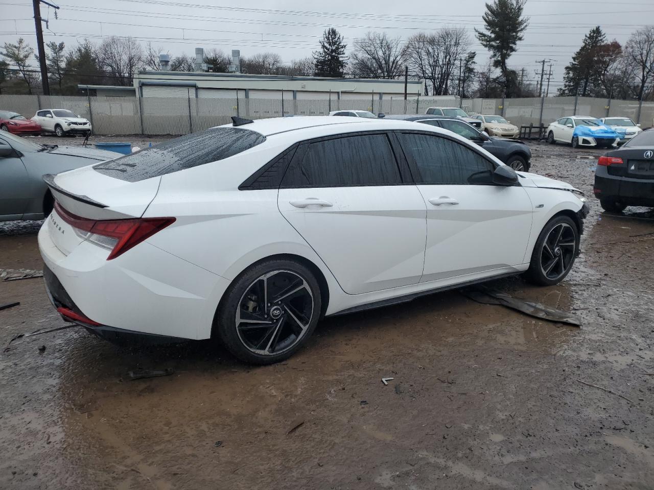 2023 Hyundai Elantra - Image 3