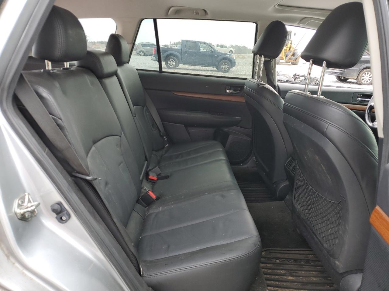 2013 Subaru Outback - Image 11