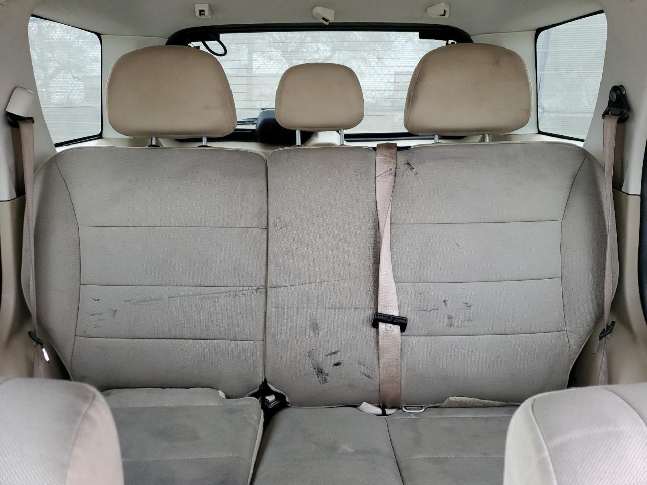 2010 Ford Escape - Image 10