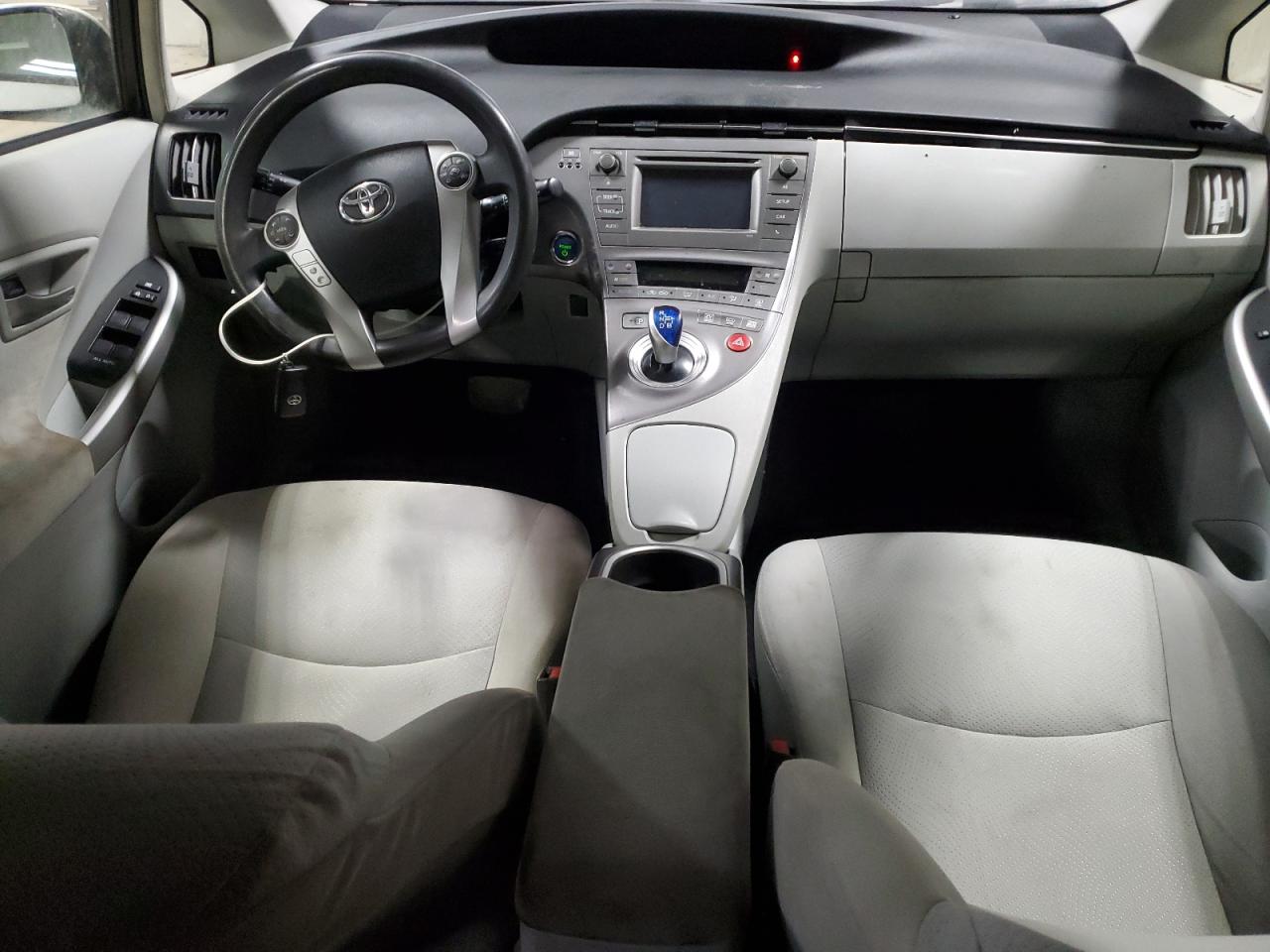 2014 Toyota Prius - Image 8