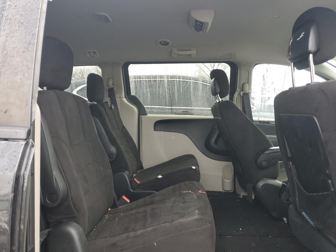 2012 Dodge Caravan - Image 11