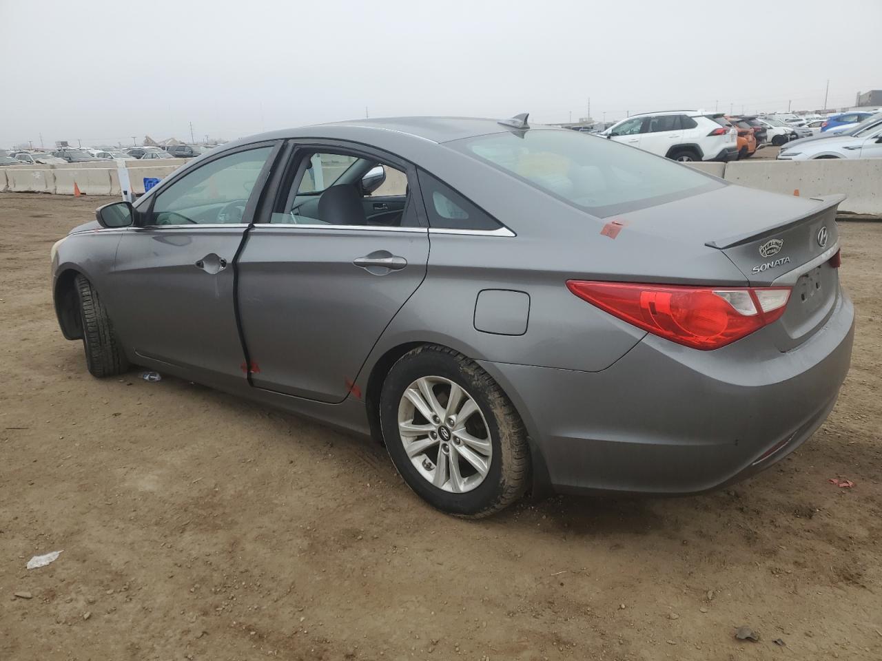 2013 Hyundai Sonata - Image 2