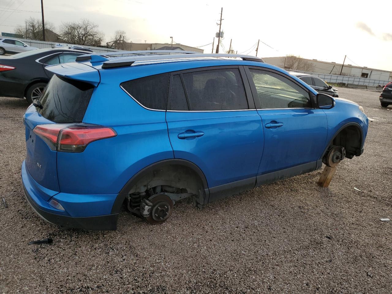 2018 Toyota RAV 4 - Image 3