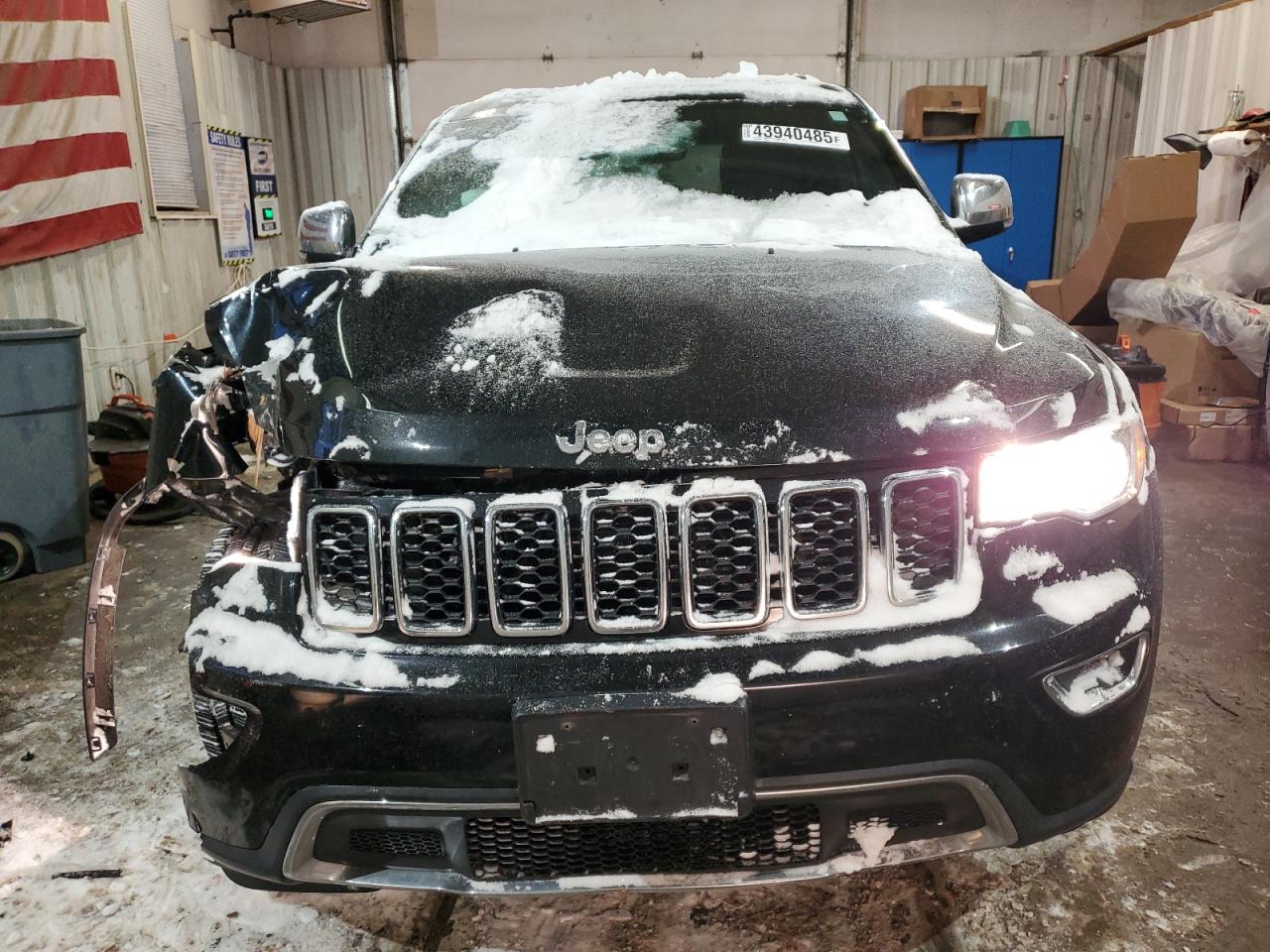 2018 Jeep Grand Cherokee - Image 5