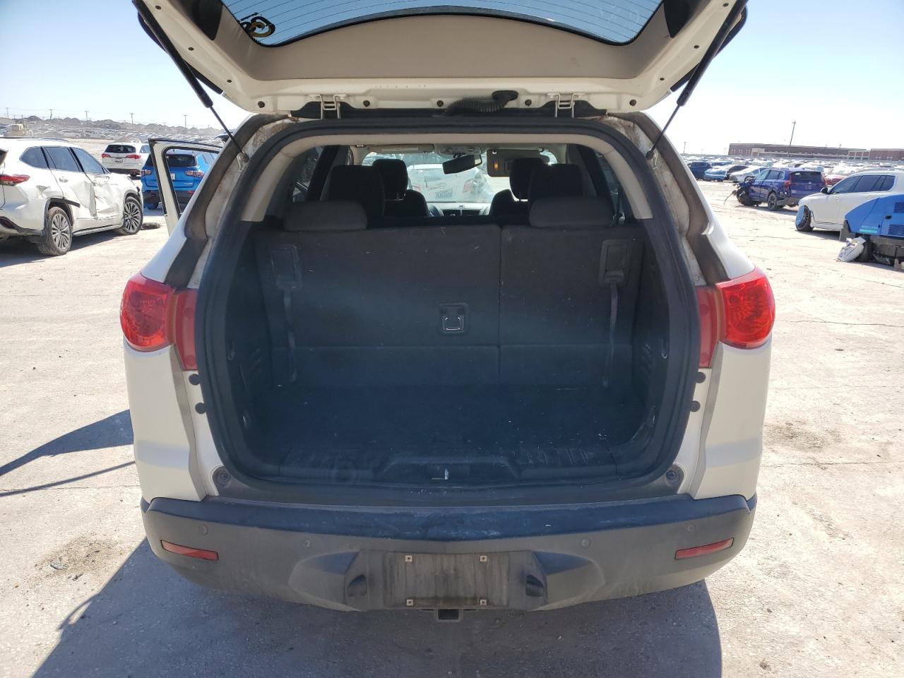 2011 Chevrolet Traverse - Image 6