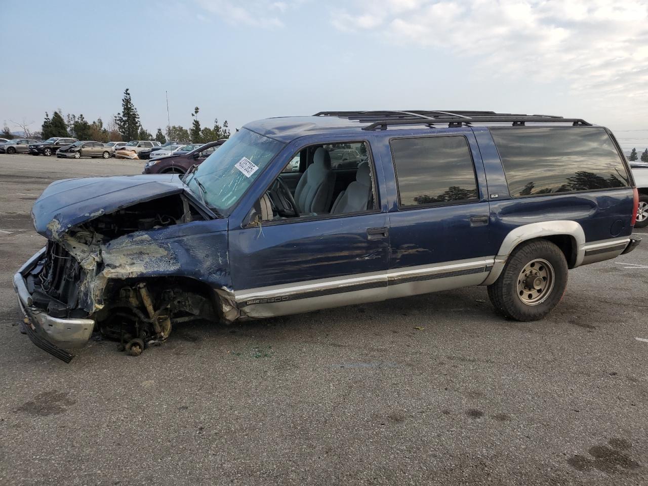 1996 Gmc Suburban K2500 იყიდება Rancho Cucamonga-ში, CA - All Over