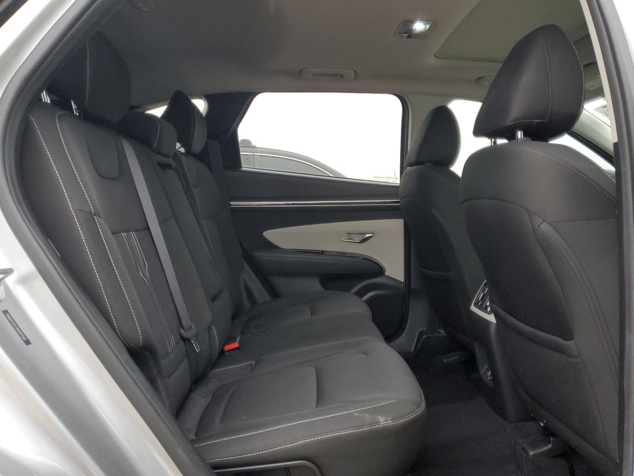 2022 Hyundai Tucson - Image 11