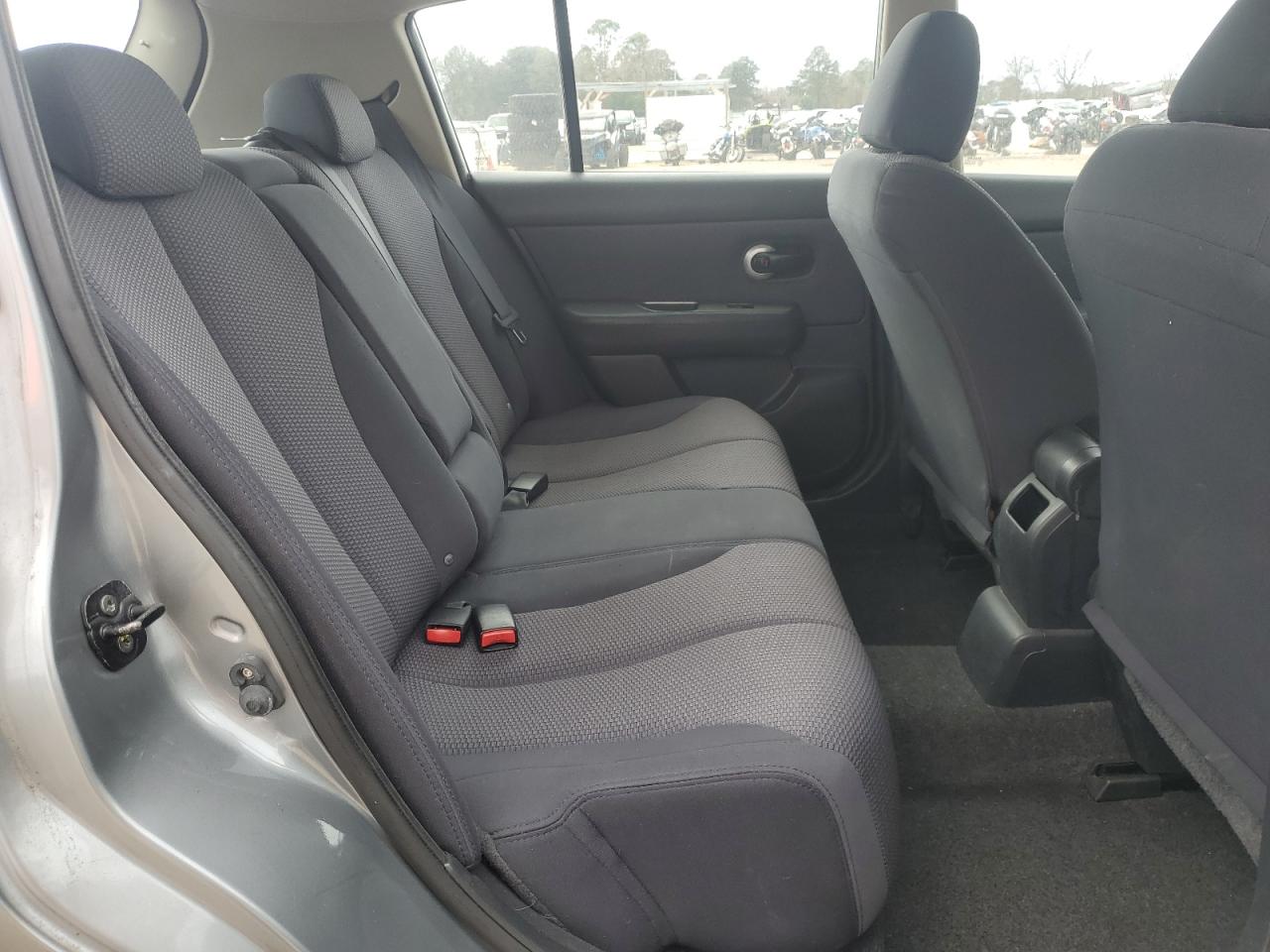 2009 Nissan Versa - Image 10