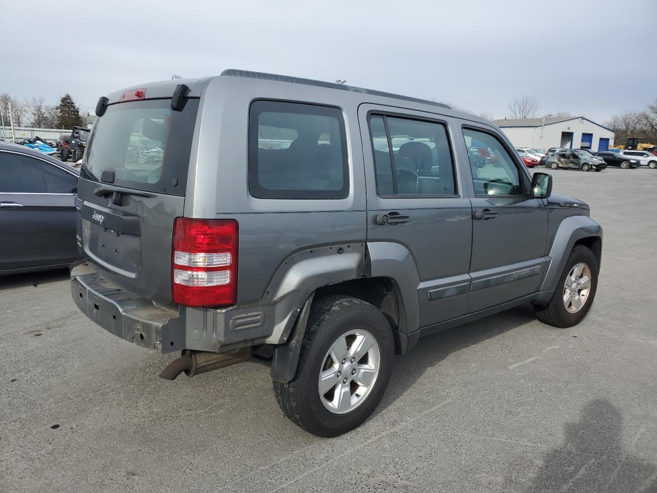 2012 Jeep Liberty (North America) - Image 3