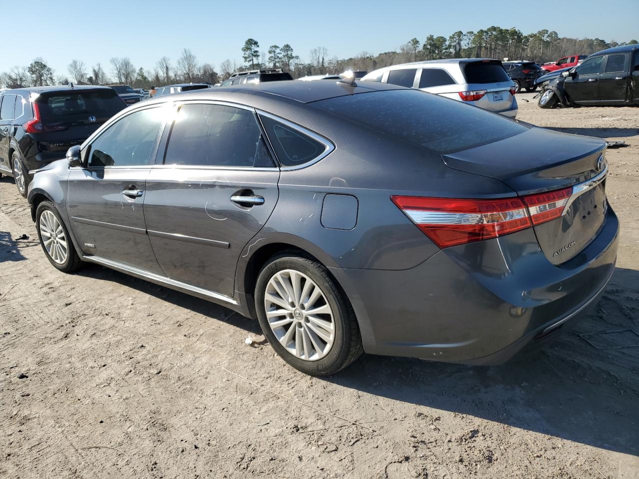 2013 Toyota Avalon - Image 2