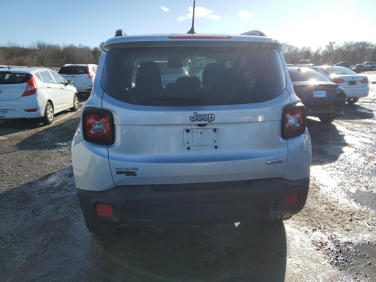 2015 Jeep Renegade - Image 6