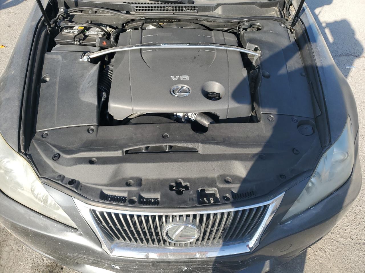 2010 Lexus IS - Image 11