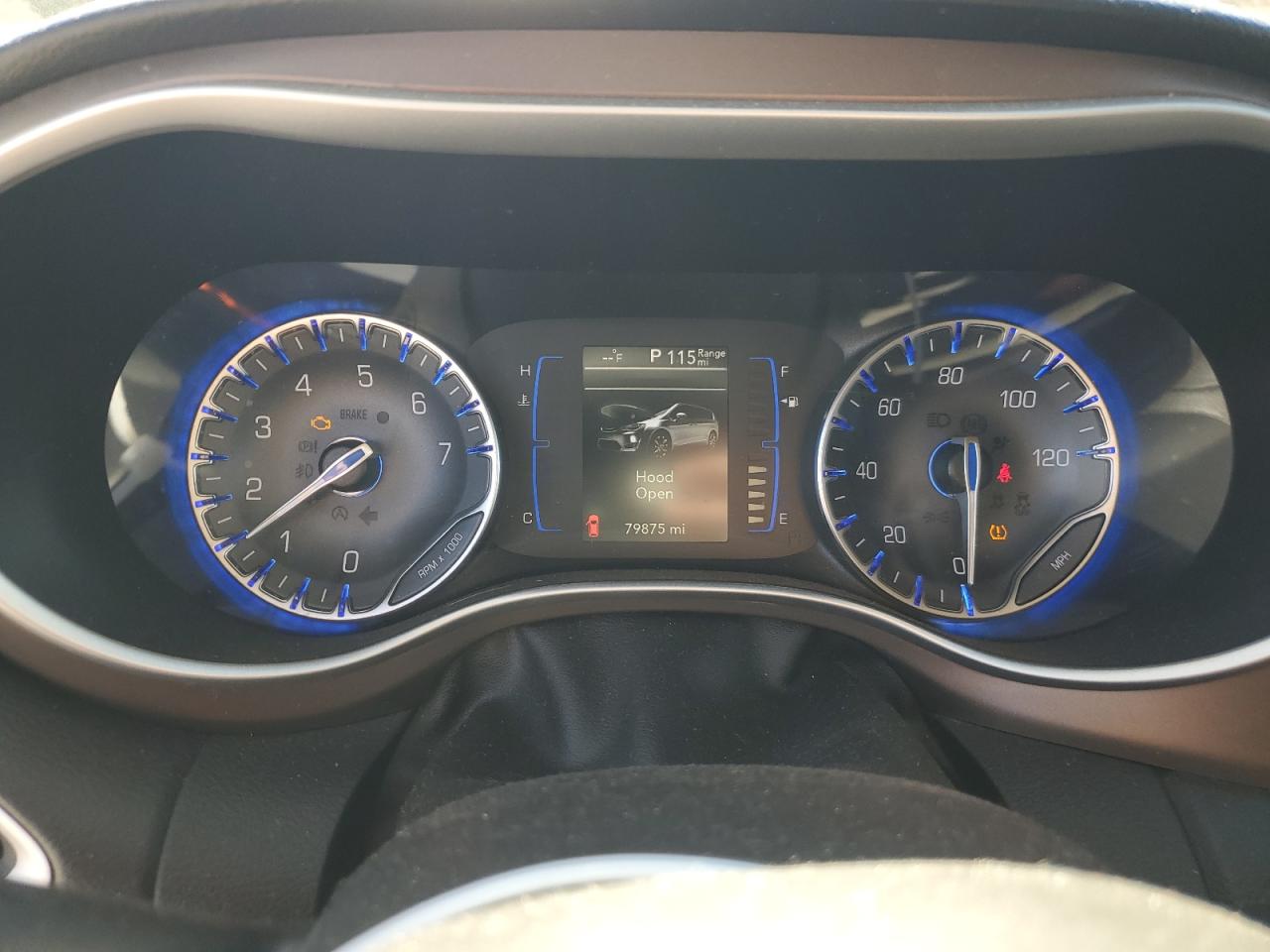 2018 Chrysler Pacifica - Image 9