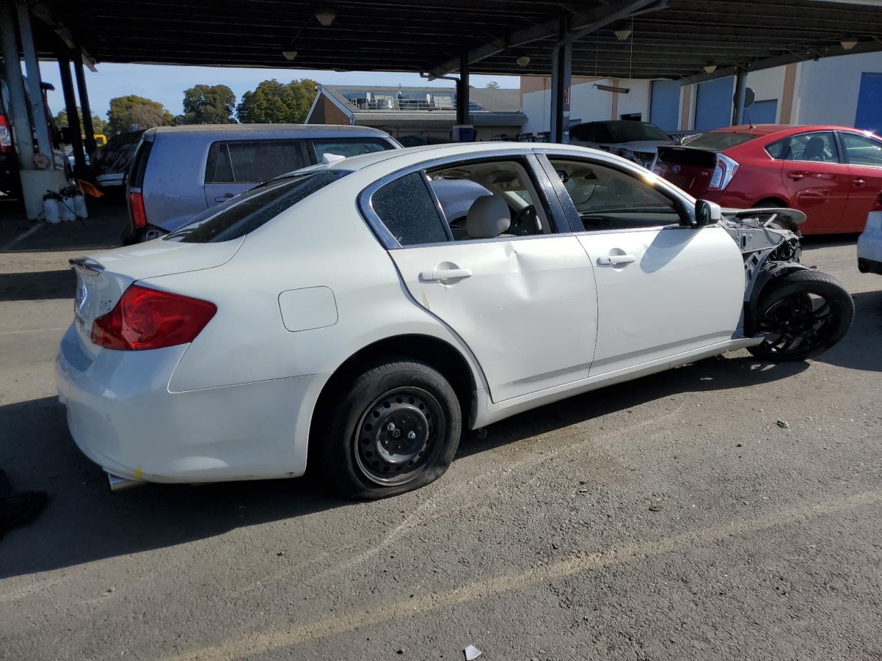 2011 Infiniti G - Image 3
