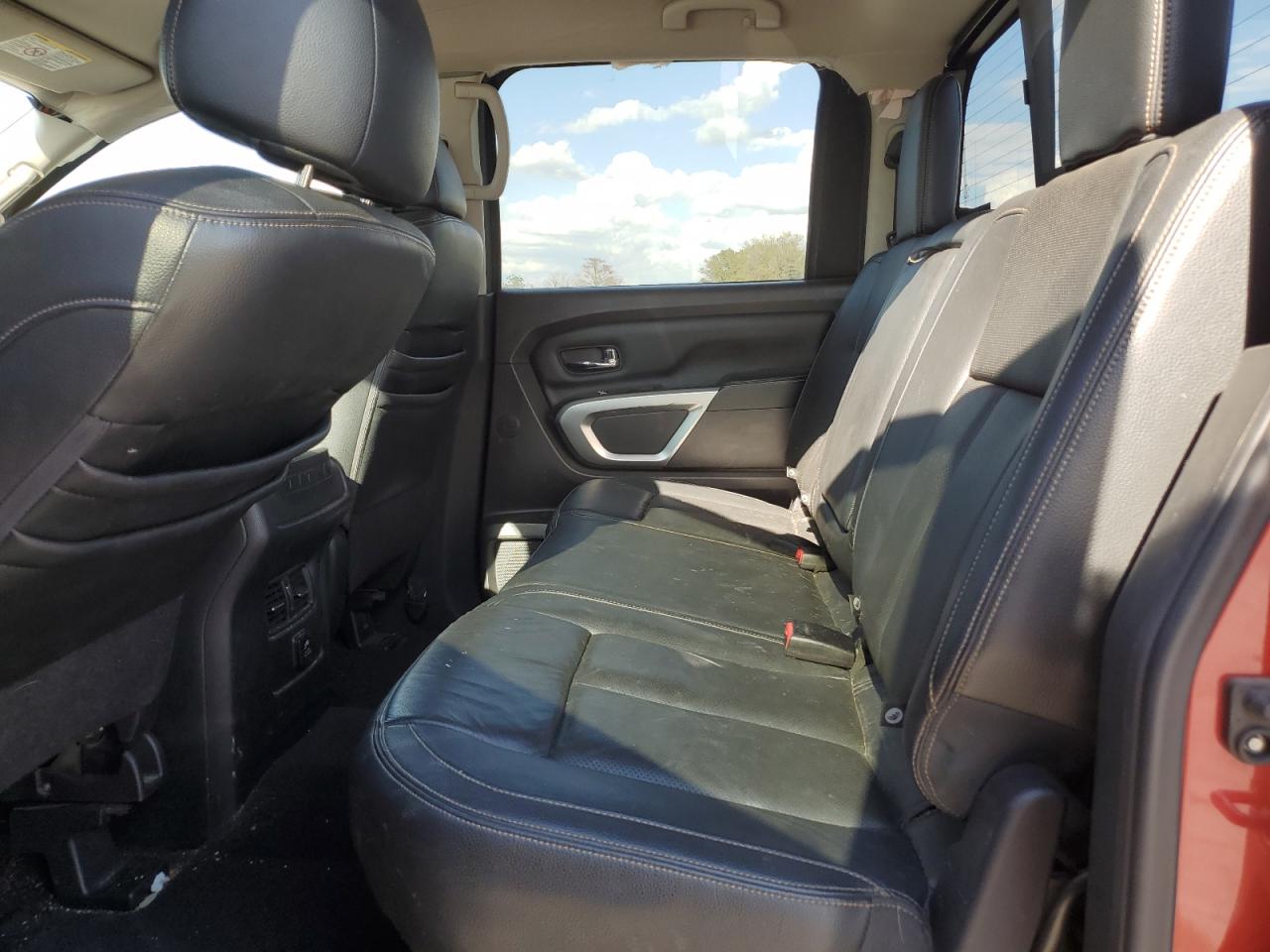 2016 Nissan Titan - Image 10