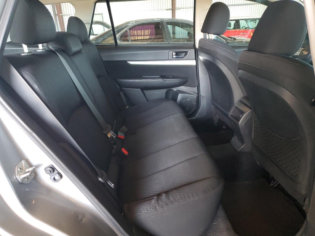 2011 Subaru Outback - Image 11