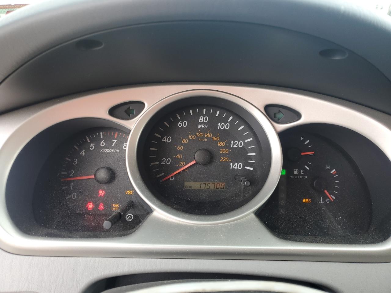 2004 Toyota Highlander - Image 9