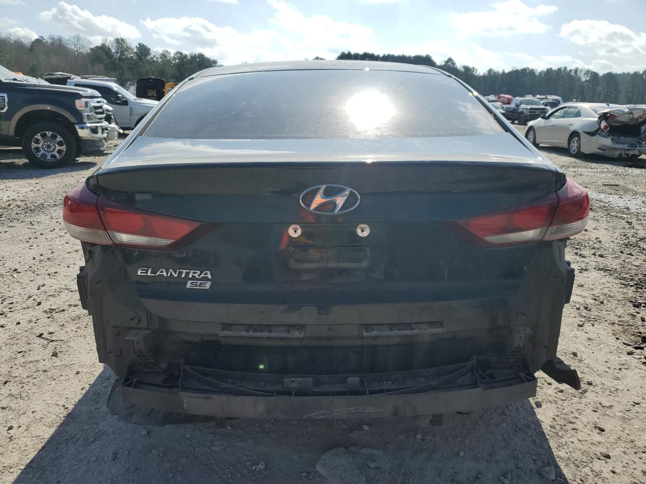 2018 Hyundai Elantra - Image 6