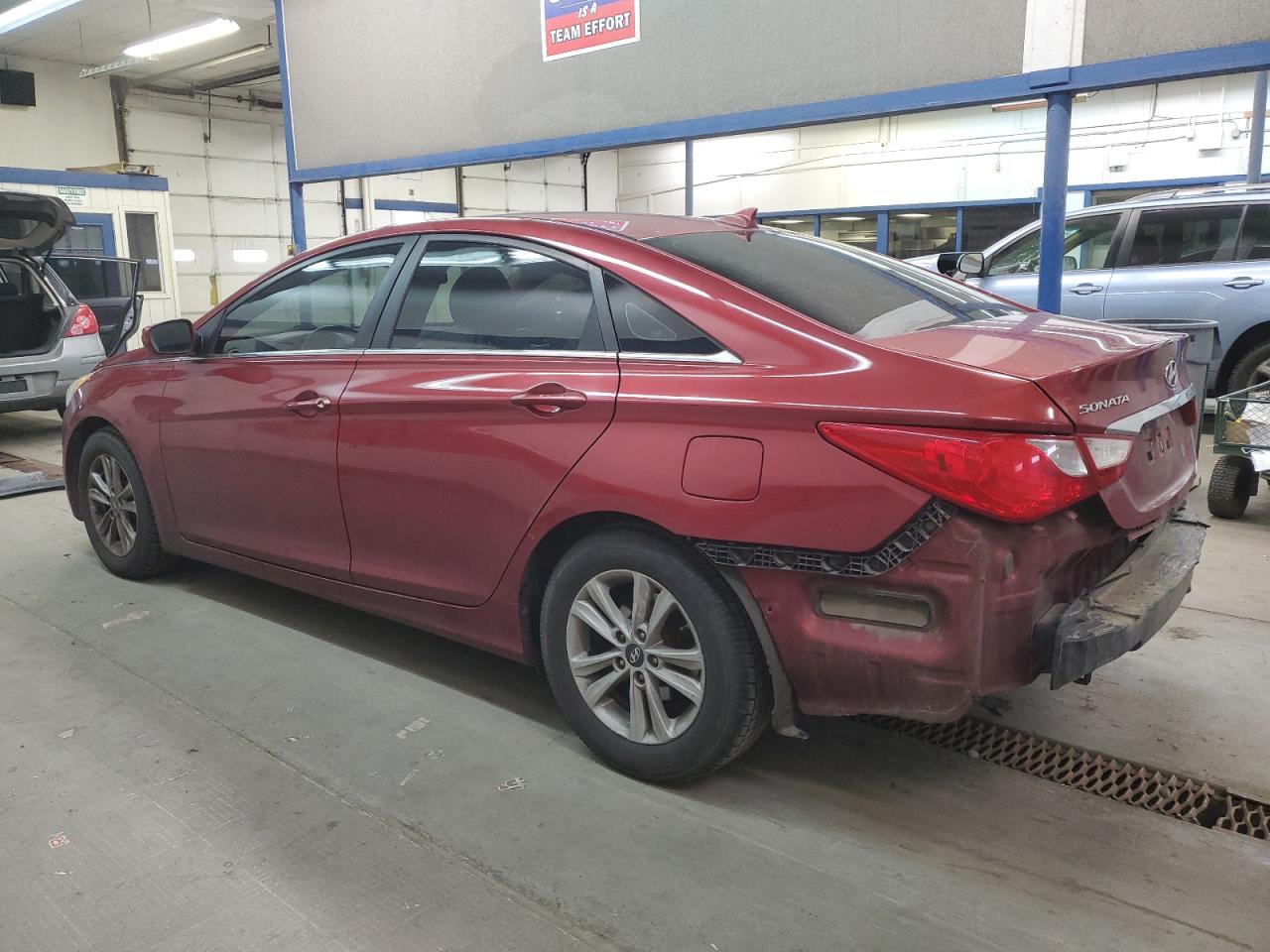 2013 Hyundai Sonata - Image 2