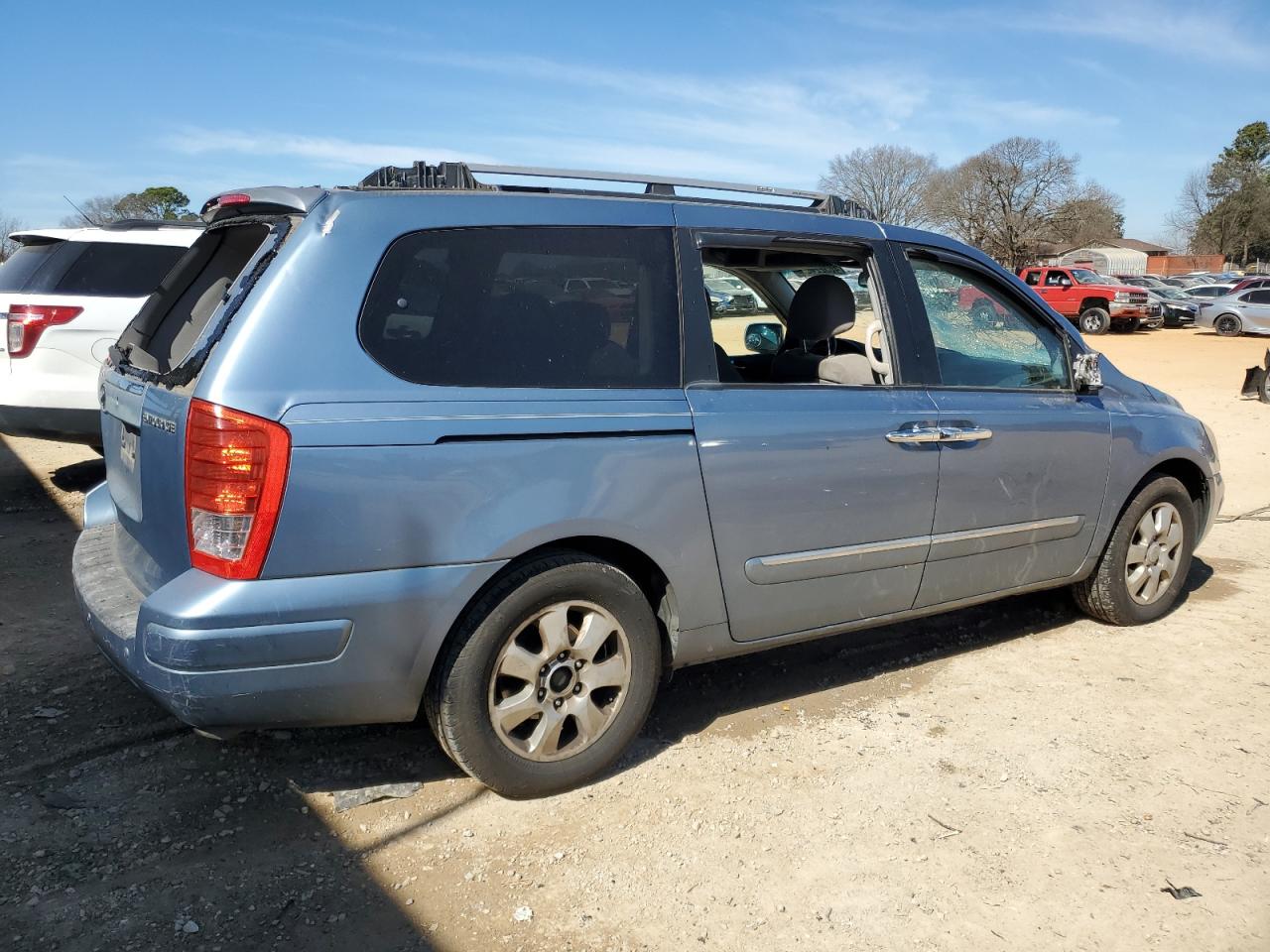 2007 Hyundai Entourage - Image 3