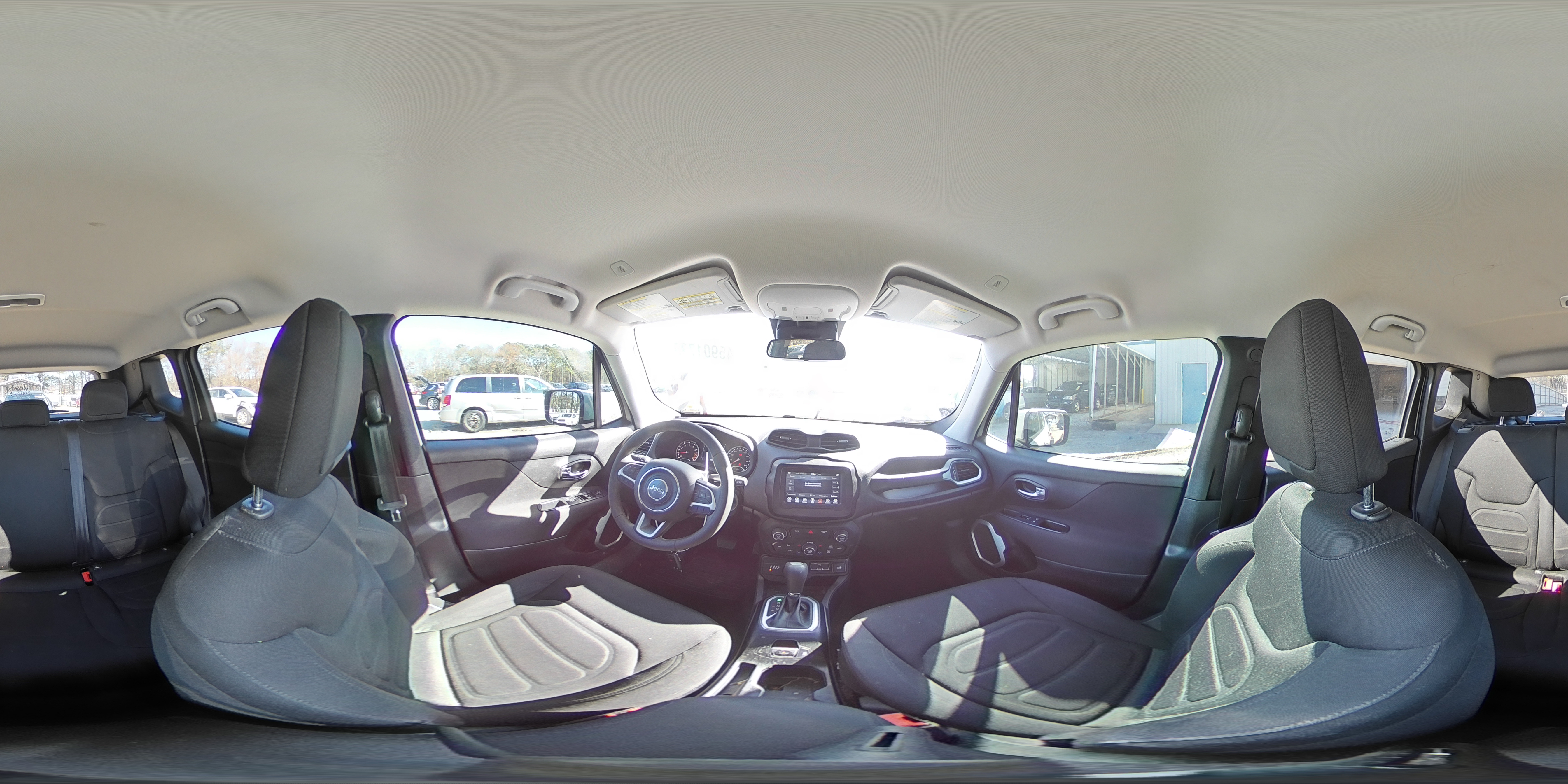 2018 Jeep Renegade - Image 16