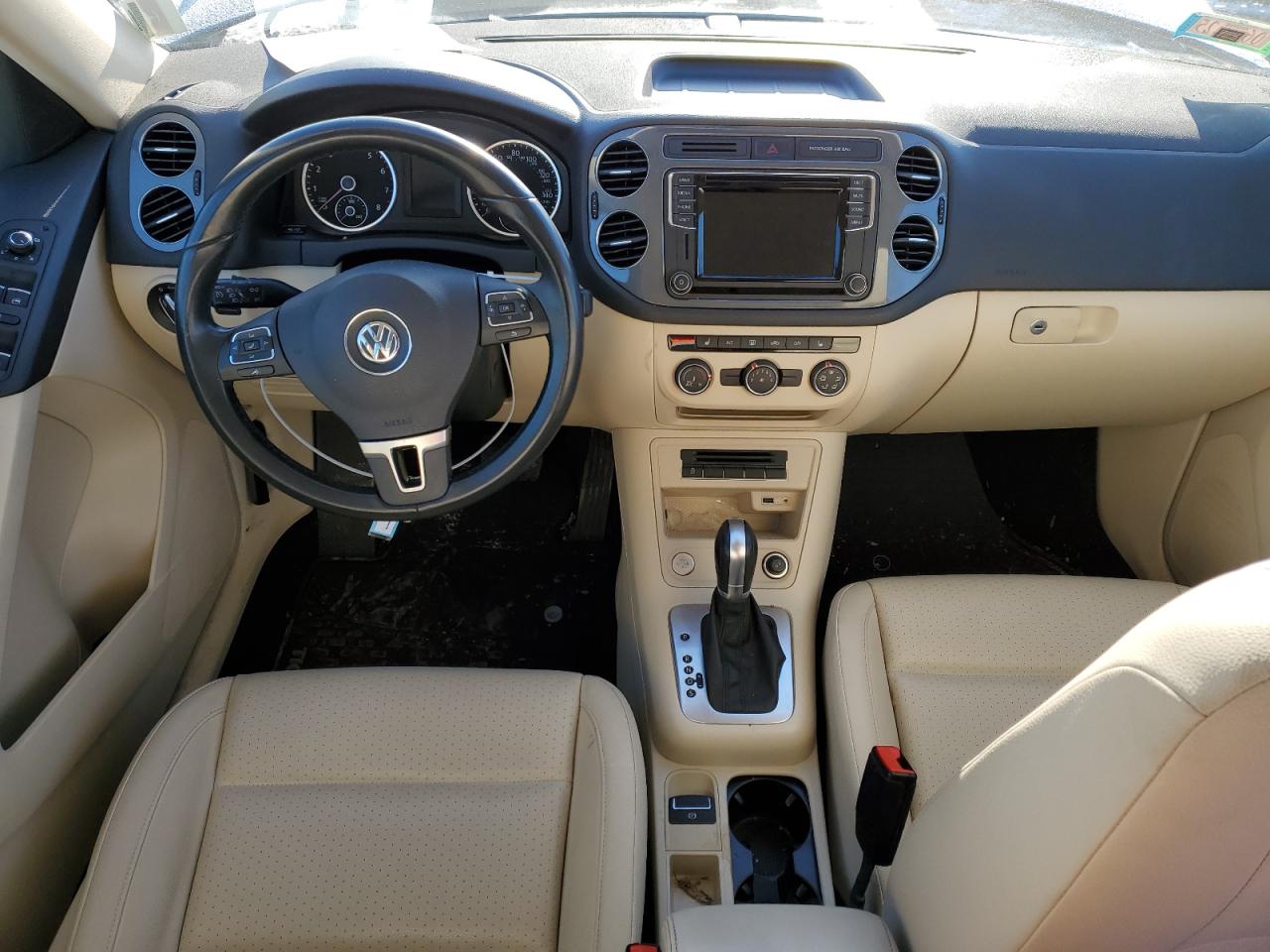 2017 Volkswagen Tiguan - Image 8