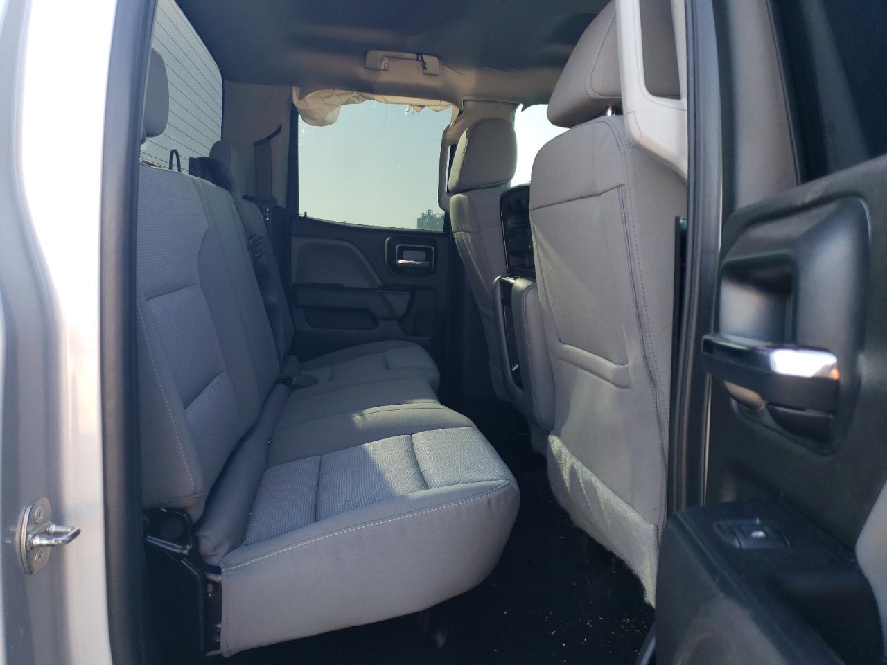 2018 Chevrolet Silverado - Image 11
