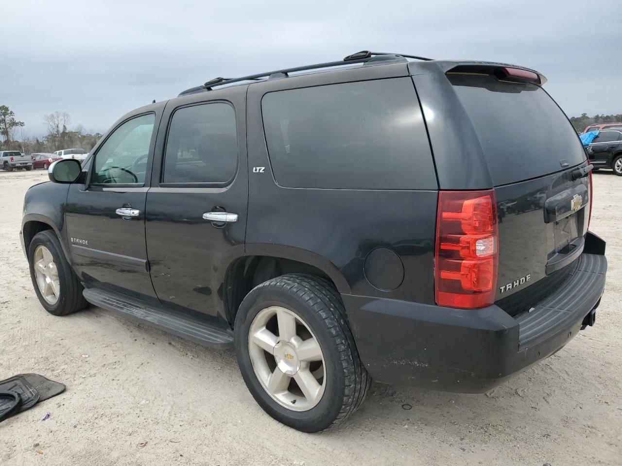 2007 Chevrolet Tahoe - Image 2