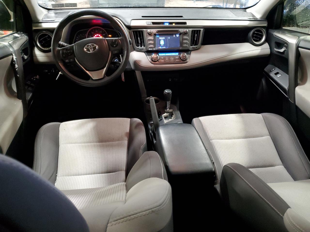 2015 Toyota RAV 4 - Image 8