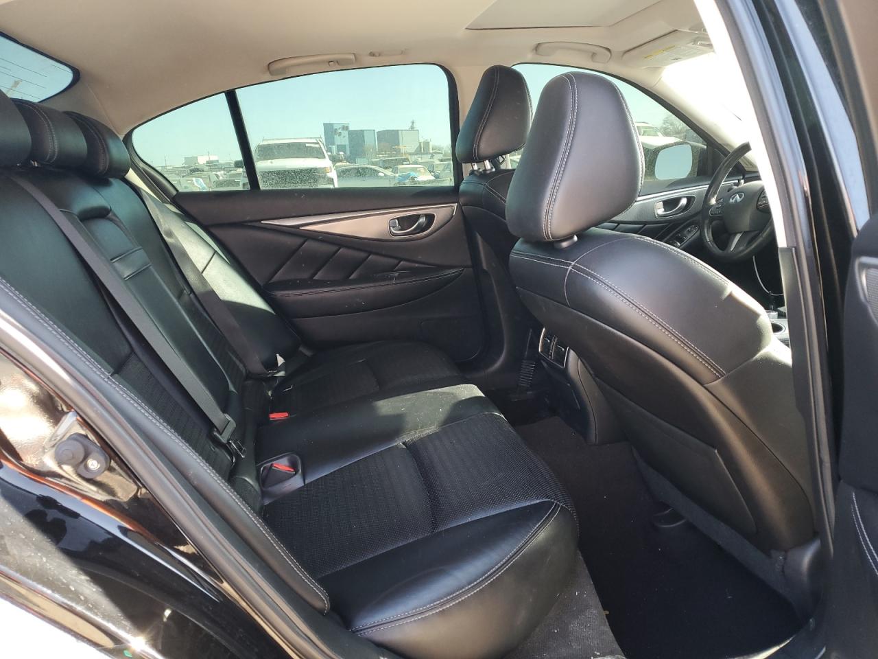 2015 Infiniti Q50 - Image 12