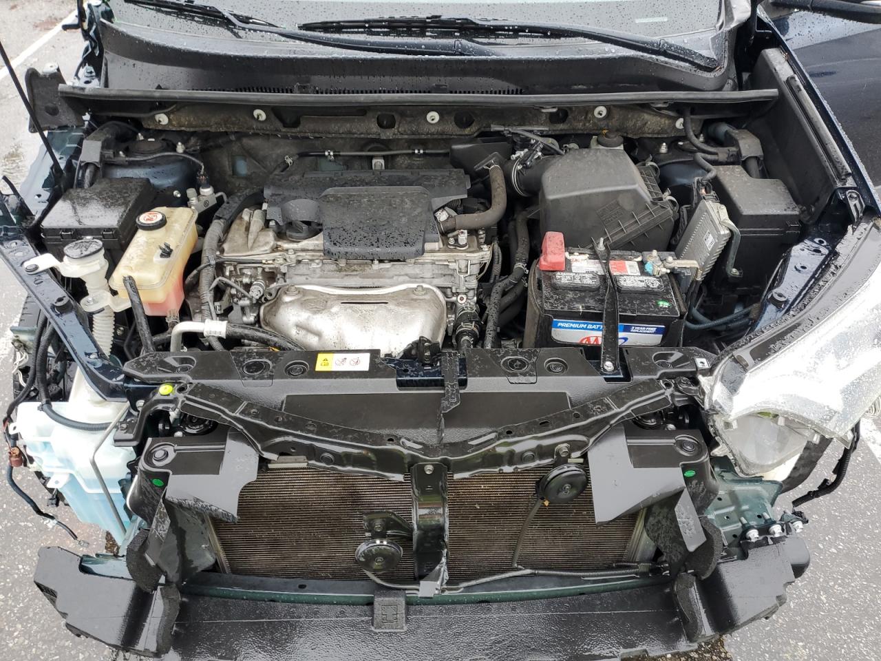 2018 Toyota RAV 4 - Image 12