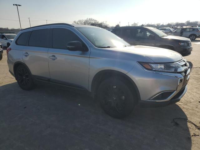  MITSUBISHI OUTLANDER 2018 Сріблястий