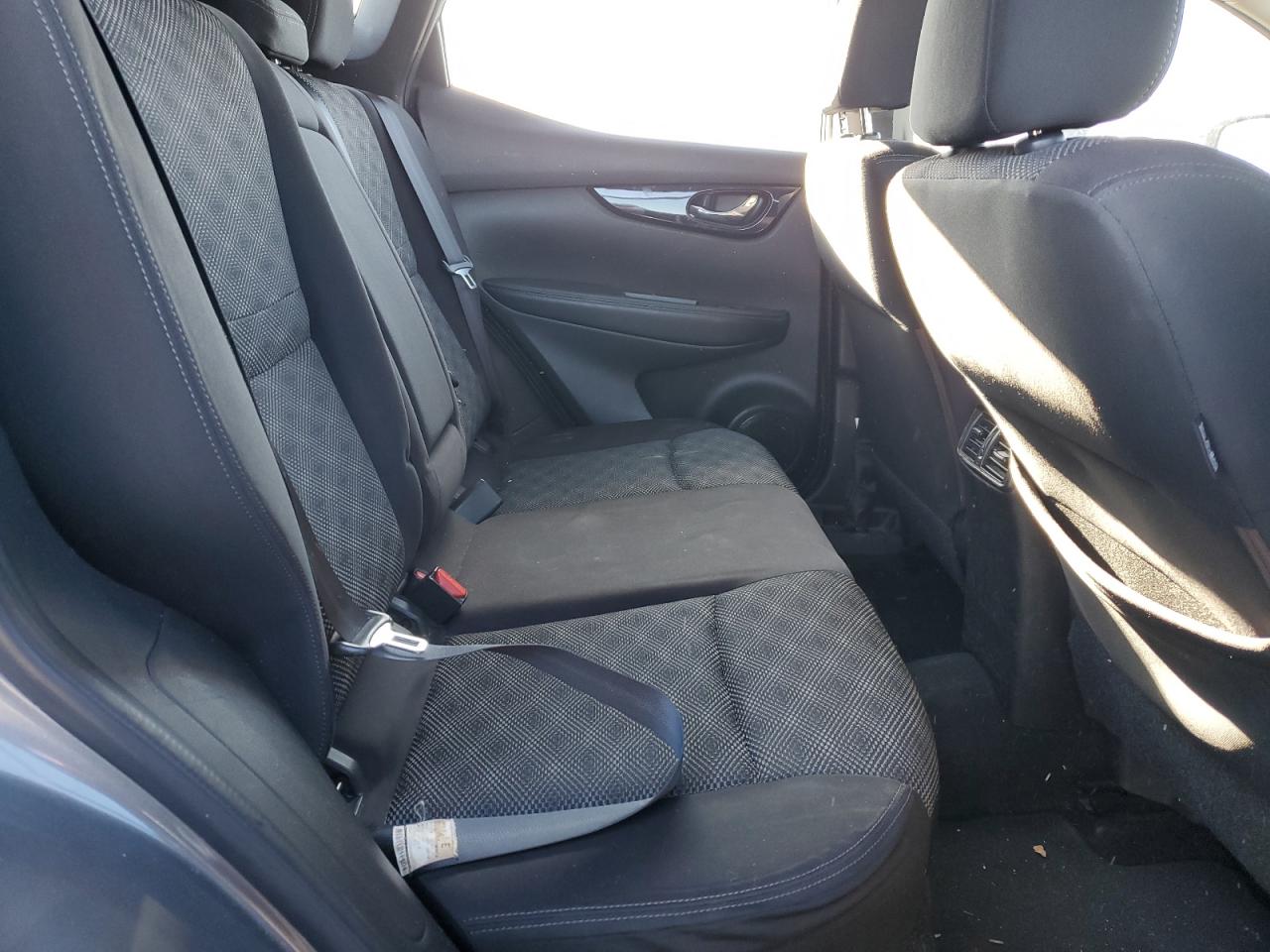 2018 Nissan Rogue - Image 10