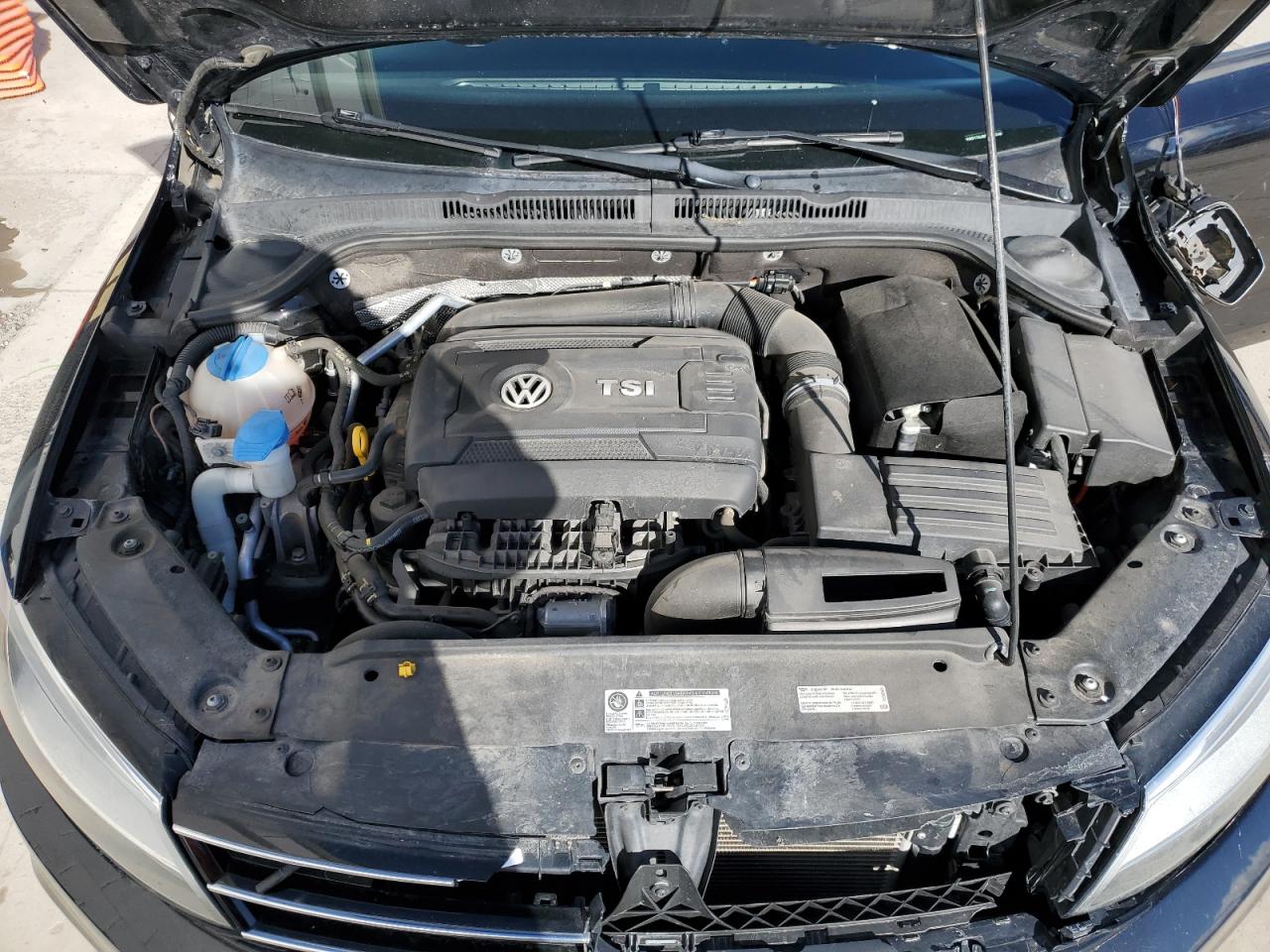 2015 Volkswagen Jetta - Image 11