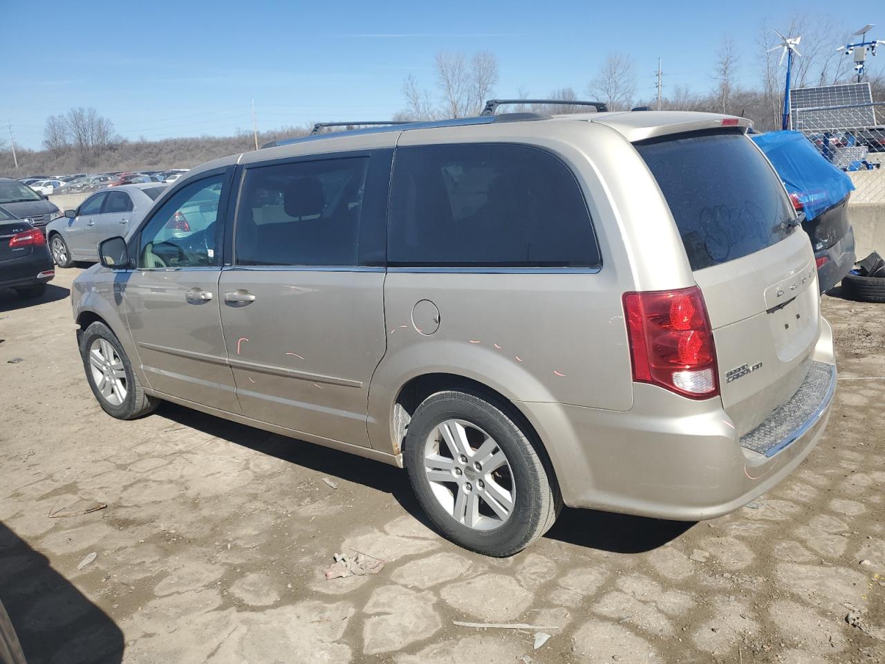 2013 Dodge Caravan - Image 2