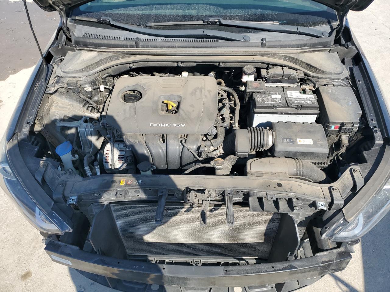 2018 Hyundai Elantra - Image 11