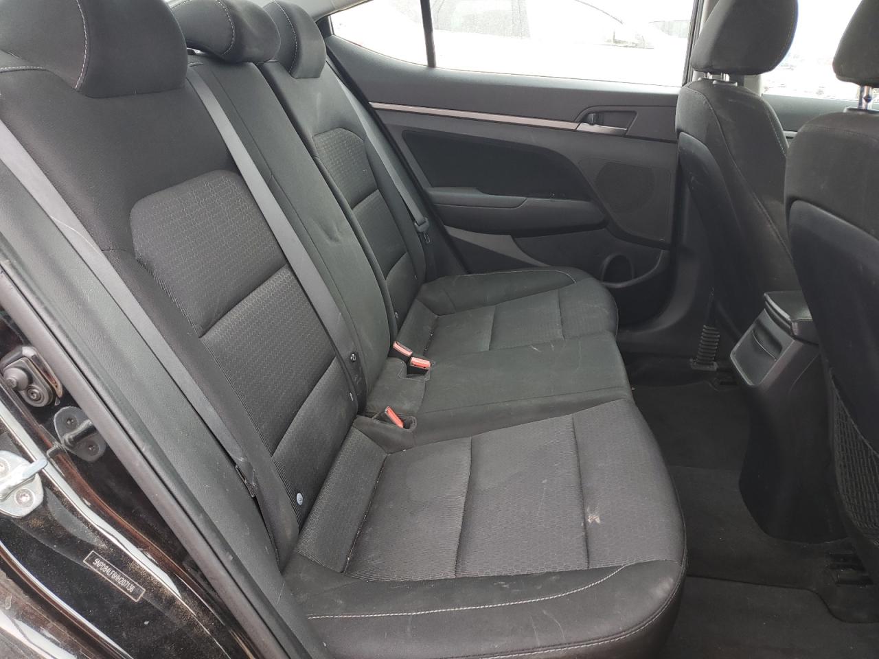 2017 Hyundai Elantra - Image 10
