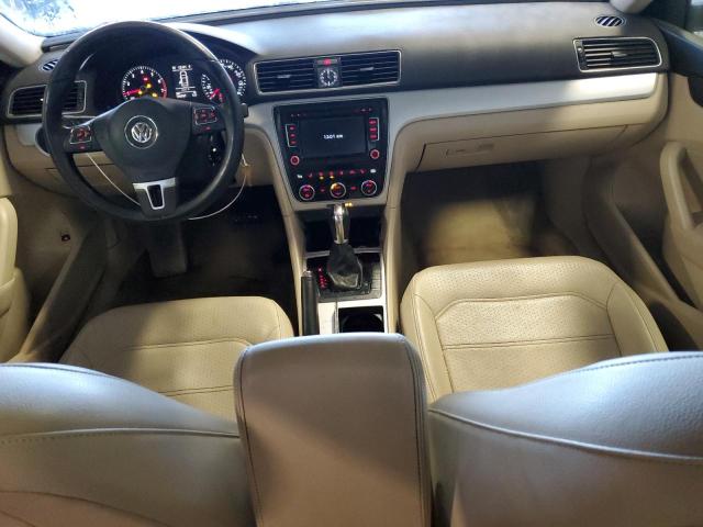 VOLKSWAGEN PASSAT 2012 Biały