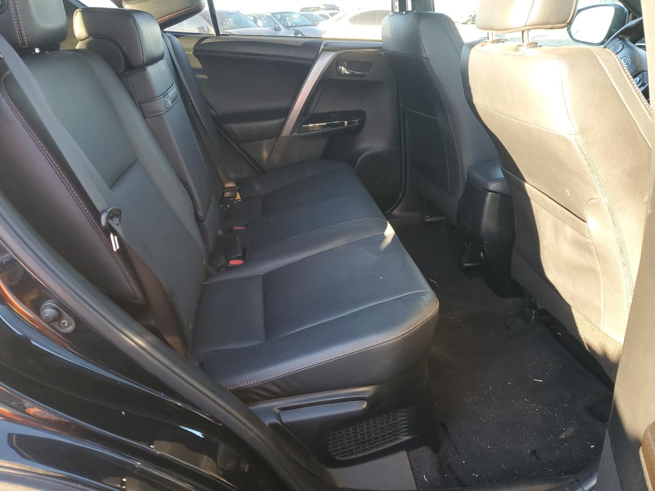 2017 Toyota RAV 4 - Image 11