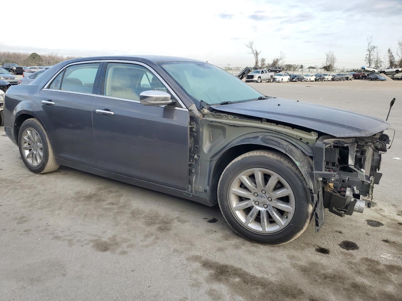 2013 Chrysler 300 - Image 4