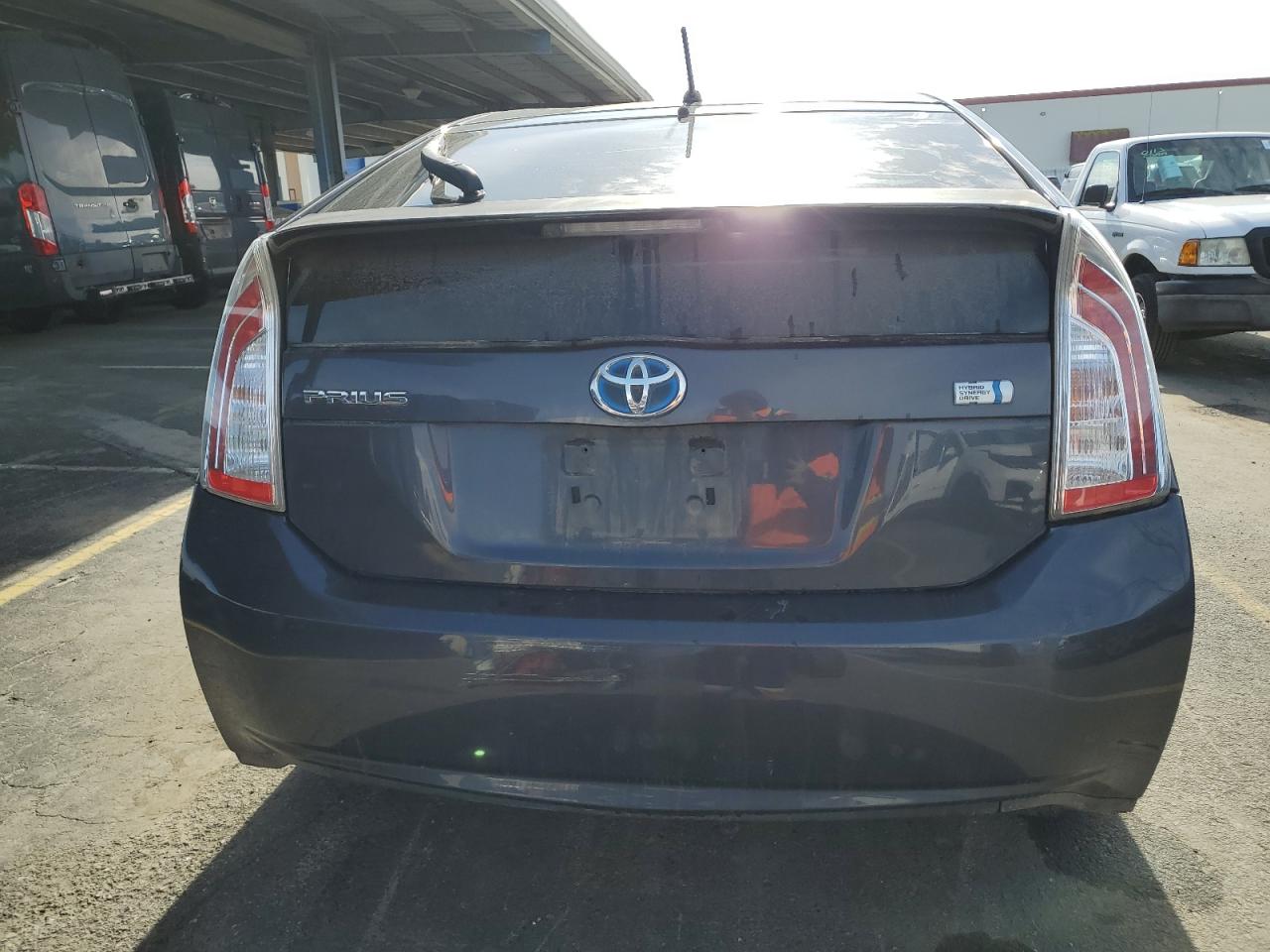 2012 Toyota Prius - Image 6